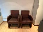 Twee bruine eetkamerstoelen op wieltjes voor € 45, Ophalen, Zo goed als nieuw, Minder dan 75 cm, 50 tot 75 cm