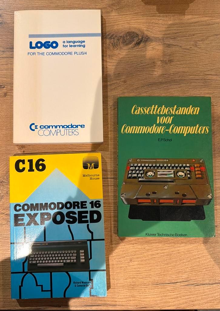 Commodore computerboeken 3 stuks. C16, Plus/4 en 64, Boeken, Informatica en Computer, Gelezen, Programmeertaal of Theorie, Ophalen of Verzenden