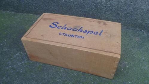 Kist houten schaakstukken Homas Staunton C 32 schaak stukken, Hobby en Vrije tijd, Gezelschapsspellen | Bordspellen, Gebruikt