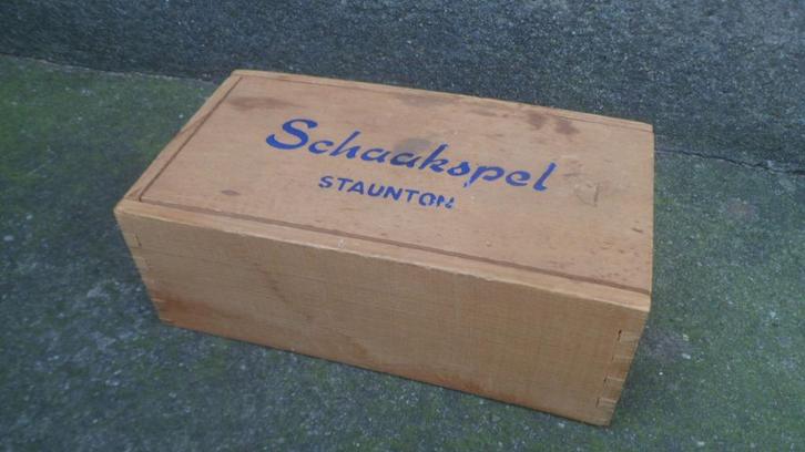 Kist houten schaakstukken Homas Staunton C 32 schaak stukken, Hobby en Vrije tijd, Gezelschapsspellen | Bordspellen, Gebruikt