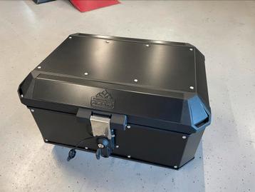 Givi trekker alaska 56ltr + accessoires beschikbaar voor biedingen