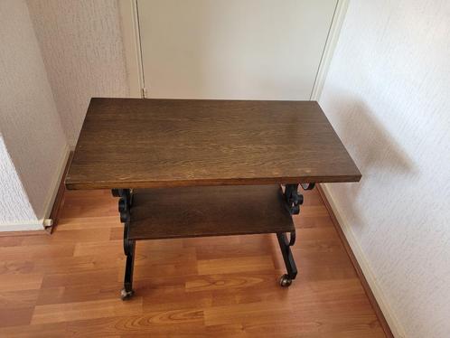 Salontafel op wieltjes / tv tafel van hout en metaal, Huis en Inrichting, Tafels | Salontafels, Gebruikt, Minder dan 50 cm, 50 tot 100 cm