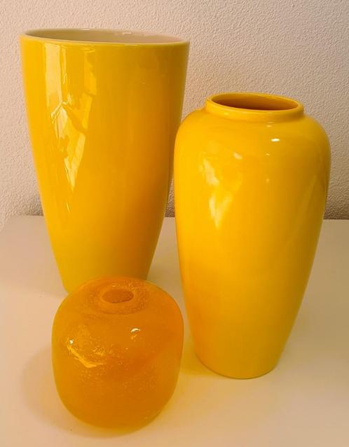 Set gele vazen, Huis en Inrichting, Woonaccessoires | Vazen, Zo goed als nieuw, Geel, Minder dan 50 cm, Aardewerk of Porselein