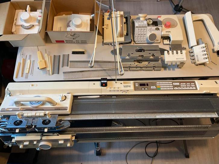 breimachine Brother KH930 + KR850 set – compleet, Hobby en Vrije tijd, Breien en Haken, Gebruikt, Breien, Ophalen