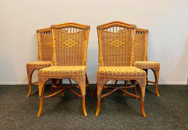 Set €40,-Vintage rotan stoelen jaren 70 retro chairs manou, Huis en Inrichting, Stoelen, Zo goed als nieuw, Vier, Riet of Rotan