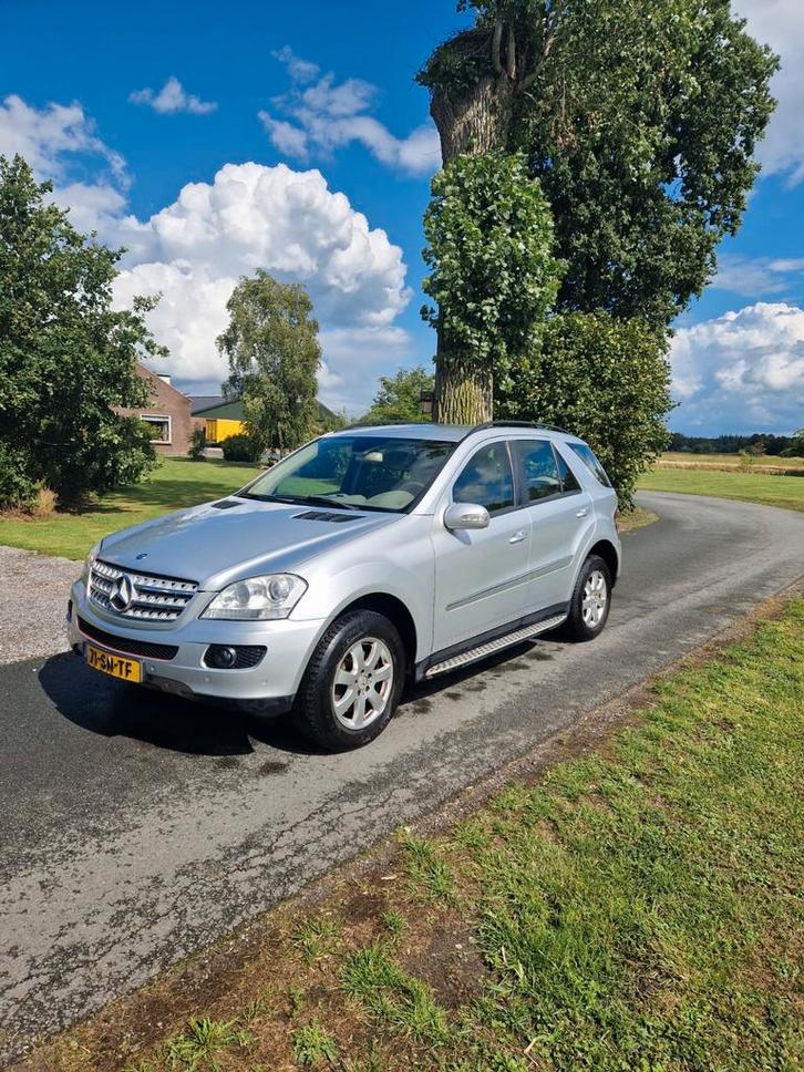 Mercedes-Benz M-Klasse 3.0 CDI Ml280 4MATIC AUT 2006 Grijs, Auto's, Mercedes-Benz, Particulier, M-Klasse, Diesel, G, SUV of Terreinwagen