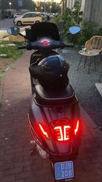 Vespa sprint 2016 50cc, Fietsen en Brommers, Overige modellen, Maximaal 45 km/u, Ophalen of Verzenden, Zo goed als nieuw