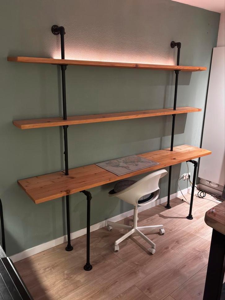 Bureau van steigerbuizen en steigerhout, 225 cm breed., Huis en Inrichting, Bureaus, Gebruikt, Bureau, Ophalen