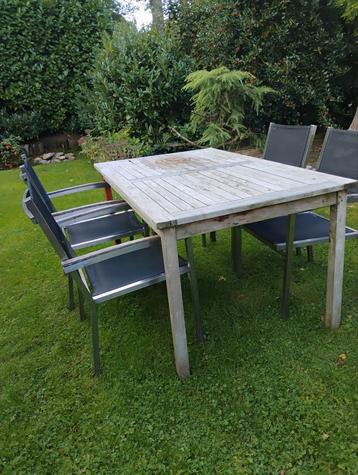 Tuinmeubelset - Tafel + Stoelen beschikbaar voor biedingen