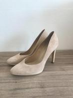 Luxe crème suede pumps met naaldhak (maat 37), Peter Kaiser, Pumps, Beige, Ophalen of Verzenden
