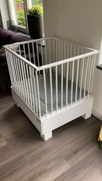 Nette witte box met lade en boxkleed, Kinderen en Baby's, Boxen, Ophalen, Gebruikt, Vierkant, Lade