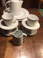 4 koffiekopjes met melkkannetje art- design Sahara, Huis en Inrichting, Ophalen of Verzenden, Overige stijlen, Kop(pen) en/of Schotel(s)