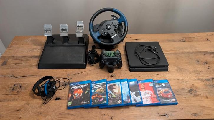 PS4 2TB + 2 Controllers + Stuur & Pedalen + Games, Spelcomputers en Games, Spelcomputers | Sony PlayStation 4, Ophalen