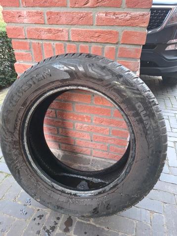 1 vredestein band 225/60 R17  beschikbaar voor biedingen