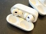 AirPods Pro 2 + Extra Cases (USB-C & Lightning), Telecommunicatie, Mobiele telefoons | Oordopjes, Gebruikt, In gehoorgang (in-ear)