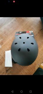 Helm eight ball. maat 52 tot 56 cm. 8 jaar, Fietsen en Brommers, Fietsaccessoires | Fietshelmen, Nieuw, Ophalen of Verzenden