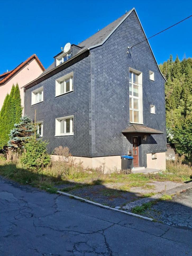 HUIS – VERHUUR 3 ETAGES MOGELIJK -  BAUHAUS TRAP, Huizen en Kamers, Buitenland, Duitsland, Overige soorten, Dorp