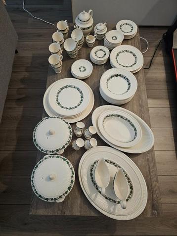 servies  beschikbaar voor biedingen