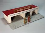 Houten Model Garage Dinky Toys ado etc Morris Chevrolet Ford, Antiek en Kunst, Ophalen of Verzenden