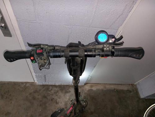 Yume Hawk Pro Elektrische Scooter Step, Fietsen en Brommers, Steps, Zo goed als nieuw, Elektrische step (E-scooter), Ophalen of Verzenden