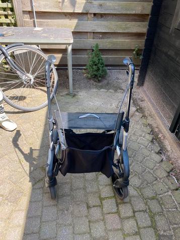 Zo goed als nieuwe rollator beschikbaar voor biedingen