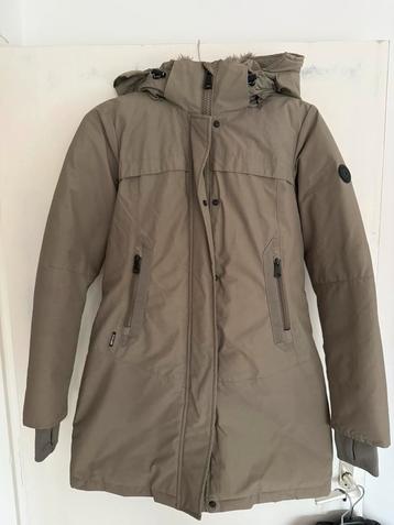 Airforce winterjas. Mooie zachte groene kleur. beschikbaar voor biedingen