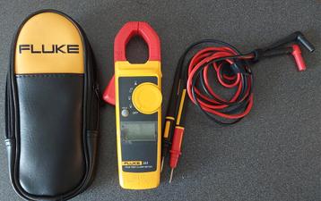Fluke 323 True RMS stroomtang beschikbaar voor biedingen