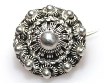 Schitterende Antieke Zilveren Zeeuwse Knop Broche 2.4 CM  beschikbaar voor biedingen