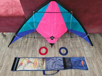 Rhombus Cracker Stuntvlieger. Kite vlieger beschikbaar voor biedingen