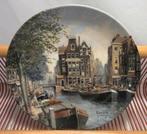 Wandbord "Lente aan een Rotterdamse Gracht" door Koos van Lo, Ophalen of Verzenden