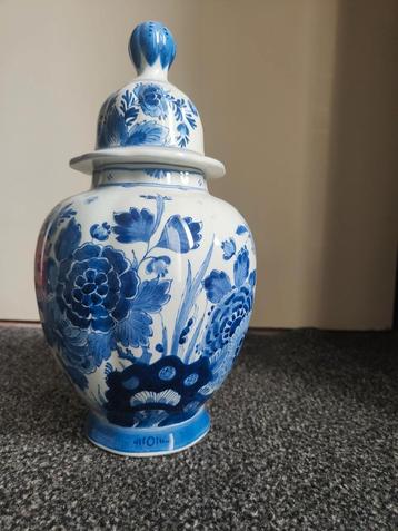 Porseleinen vaas Delfts blauw  beschikbaar voor biedingen