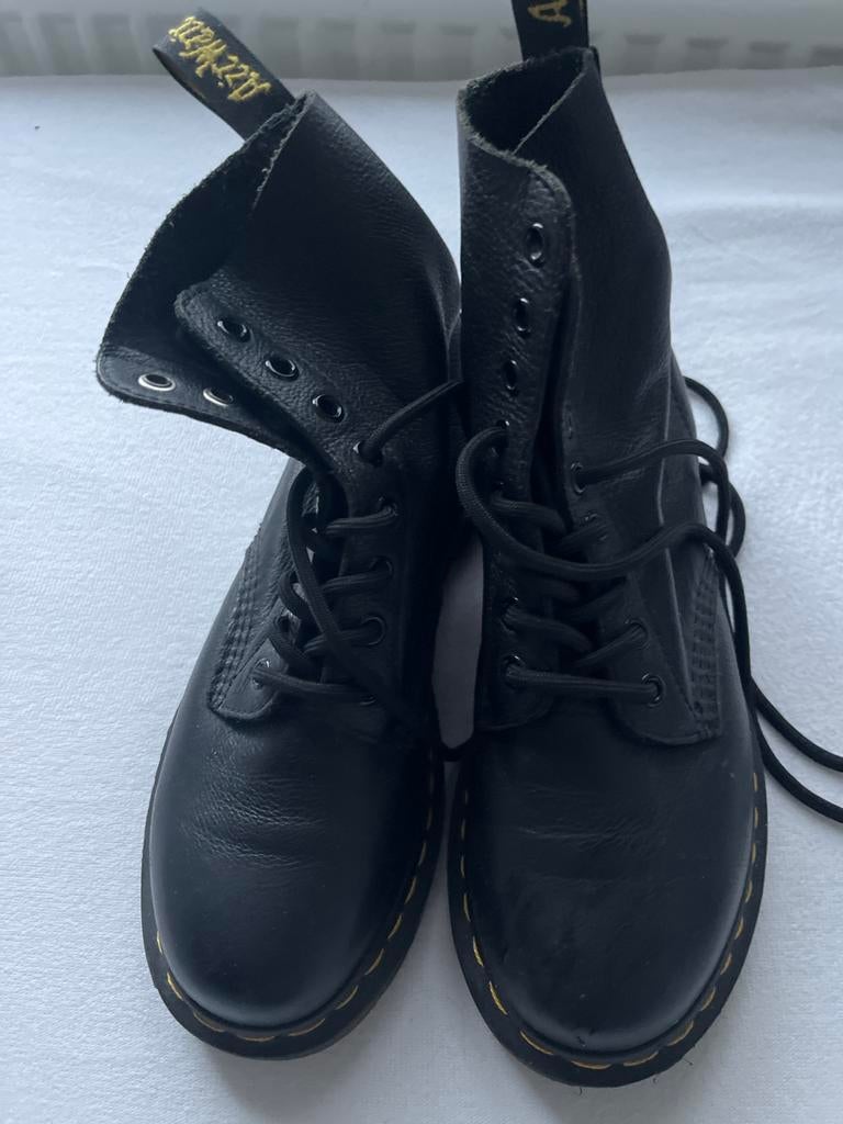 Zwarte Dr. Martens Lage Laarzen maat 37 zgan, Ophalen of Verzenden, Zo goed als nieuw, Zwart, Lage of Enkellaarzen