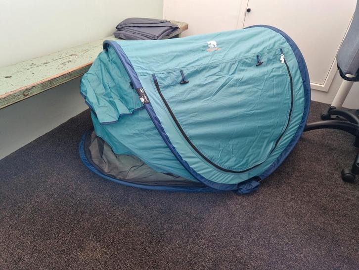 Deryan Peuter luxe campingbedje incl. zelfopblaasbaar matras, Caravans en Kamperen, Tenten, tot en met 2, Zo goed als nieuw, Ophalen of Verzenden