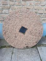 Molensteen van rood / roze graniet, Ophalen, Gebruikt, Waterornament