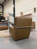 Nieuwstaat Leolux Scylla Fauteuil Arkadia leer Cinnamon, Huis en Inrichting, Fauteuils, Leolux, 75 tot 100 cm, Ophalen of Verzenden