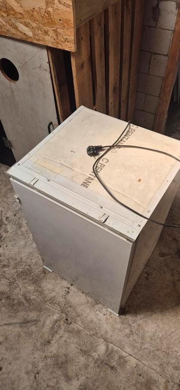 Whirlpool koelkast tafelmodel goed werkend  beschikbaar voor biedingen