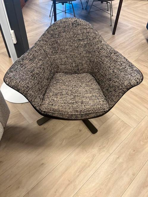 Label draaifauteuil Seat 24, Huis en Inrichting, Fauteuils, Zo goed als nieuw, Leer, Stof, 75 tot 100 cm, Ophalen