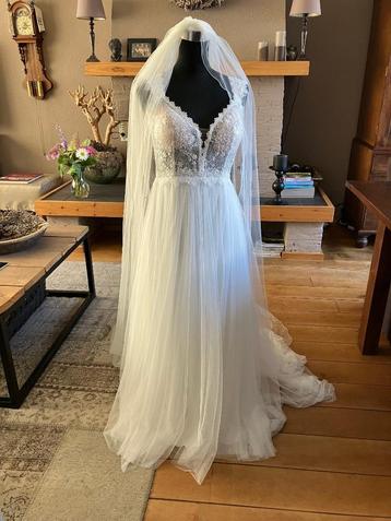 Trouwjurk White/Kelsey Rose beschikbaar voor biedingen