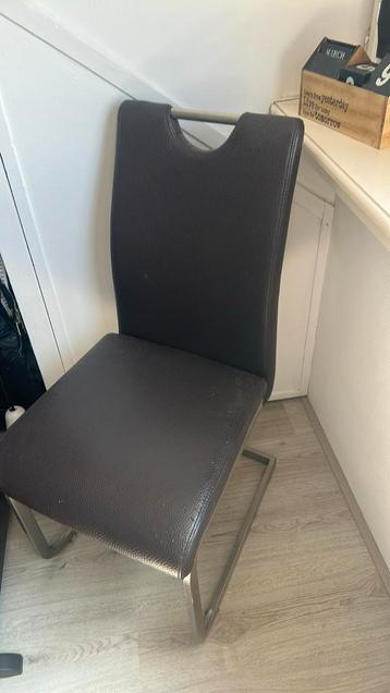 2x stoelen gratis af te halen!