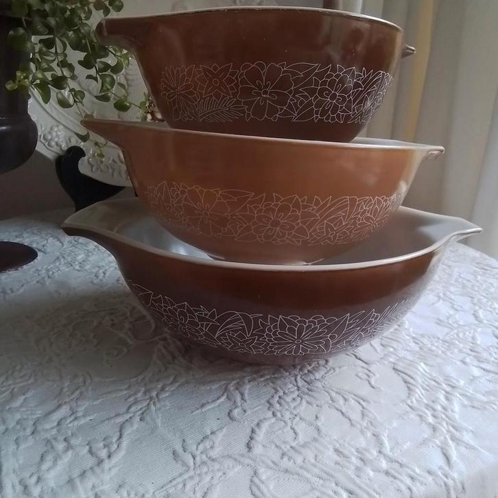 Pyrex USA Woodland 1978 cinderella nest schalen, Antiek en Kunst, Antiek | Schalen, Ophalen of Verzenden