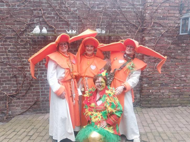 Carnavalskostuums Non/Vliegende Non, Kleding | Dames, Carnavalskleding en Feestkleding, Gedragen, Kleding, Carnaval, Maat 42/44 (L)