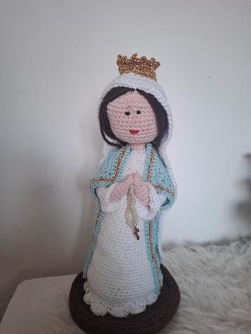 Gehaakte Maria Beeld beschikbaar voor biedingen