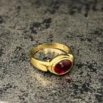 14 karaat gouden ring rood robijn steen nieuw, 20 of groter, Heer, Ophalen of Verzenden, Zo goed als nieuw