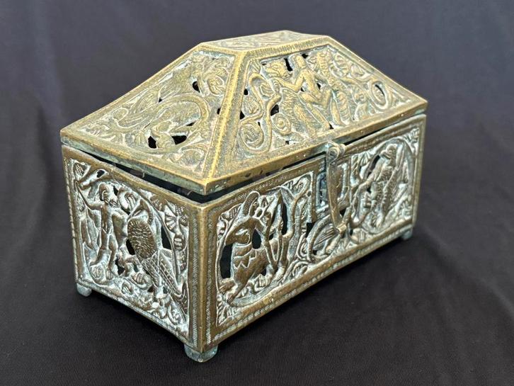 Antieke bronzen scharnierkist / juwelenkist relikwieën kist, Antiek en Kunst, Antiek | Koper en Brons, Brons, Ophalen of Verzenden