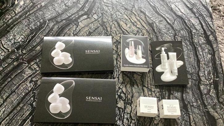 Sensai samples, Sieraden, Tassen en Uiterlijk, Uiterlijk | Cosmetica en Make-up, Nieuw, Gehele gezicht, Verzenden