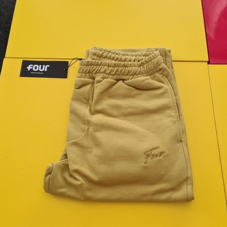 Four Amsterdam  broek met mosterd kleur maat  L, Kleding | Heren, Broeken en Pantalons, Nieuw, Maat 52/54 (L), Geel, Verzenden