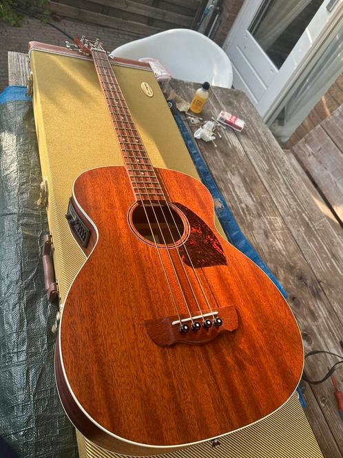 Harley Benton akoestische bass, Muziek en Instrumenten, Snaarinstrumenten | Gitaren | Akoestisch, Zo goed als nieuw, Overige typen