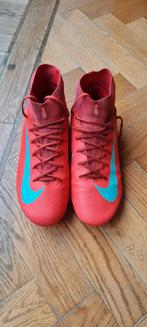 Nike voetbalschoenen maat 43, Sport en Fitness, Voetbal, Maat XS of kleiner, Ophalen of Verzenden, Zo goed als nieuw, Schoenen
