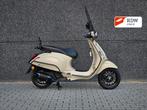 Vespa Sprint 2023 Desert storm full option 45kmh brom, Ophalen of Verzenden, Gebruikt