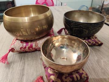 Diverse singing bowls (klankschalen) in diverse afmetingen beschikbaar voor biedingen